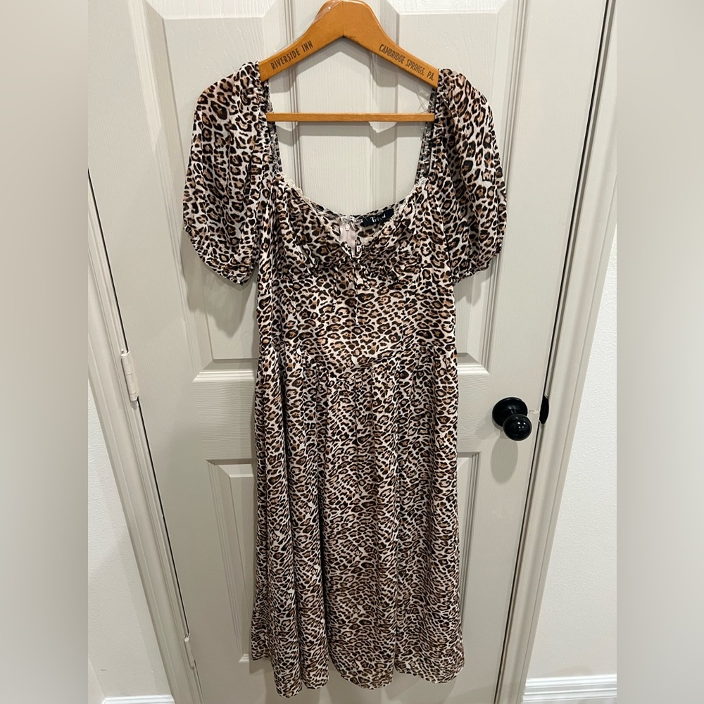 NWT! print dress 🖤